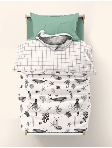 Jogo-de-cama-Infantil-The-Mini-Forest-com-estampa-Magia-Marinha-que--e-super-fofa-convidando-os-pequenos-para-uma-aventura-marinha-com-varios-bichinhos-nadando-no-fundo-do-mar--