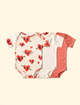 Kit-The-Mini-Forest-composto-por-tres-bodies-de-mangas-curtinhas-um-deles-tem-a-estampa-de-coracoes-com-asas.