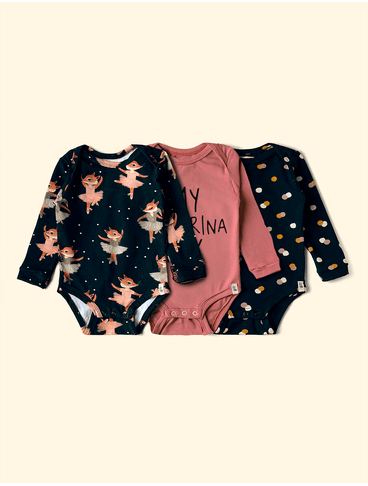 Kit-The-Mini-Forest-composto-por-tres-bodies-de-mangas-curtinhas-sendo-dois-deles-estampados-e-um-liso.-