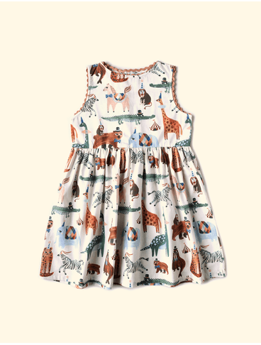 Vestido-Regata-Infantil-The-Mini-Forest-O-Espetaculo-Baunilha-com-estampa-dos-bichinhos-da-floresta-dando-um-show-