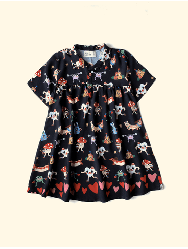 Vestido-Camisa-Infantil-Dia-de-Circo-The-Mini-Forest-Dia-de-Circo-Preto-com-estampa-fofa-de-varis-bichinhos-fantasiados-para-o-espetaculo-do-circo.