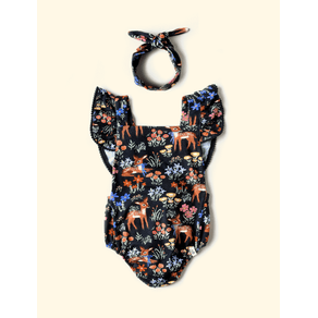 Banho-de-Sol-de-Bebe-Alca-com-Babado-The-Mini-Forest-Jardim-dos-Cervos-Preto-trazendo-a-estampa-dos-bambis-mais-fofos-da-floresta. Banho-de-Sol-de-Bebe-Alca-com-Babado-The-Mini-Forest-Jardim-dos-Cervos-Preto-trazendo-a-estampa-dos-bambis-mais-fofos-da-floresta.