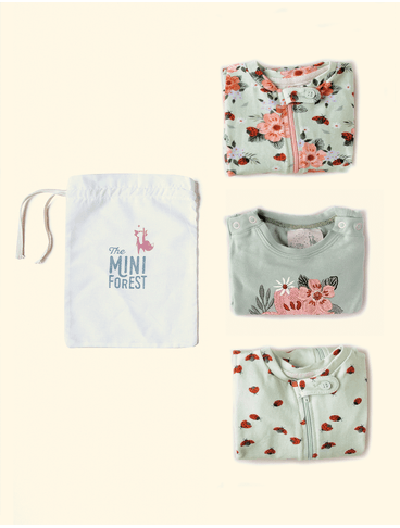 Kit-3-Macacoes-de-Bebe-The-Mini-Forest-Joaninha-Verde-a-colecao-perfeita-para-os-primeiros-meses-dos-bebes.