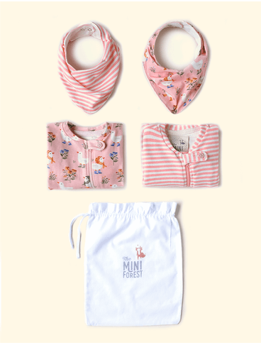 Kit-2-Macacoes-e-Babadores-de-Bebe-The-Mini-Forest-Quaqua-Rosa-a-colecao-perfeita-para-os-primeiros-meses-dos-bebes.