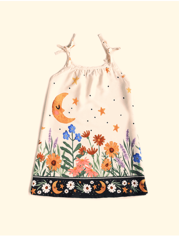 Vestido-Infantil-Alca-Barrado-The-Mini-Forest-Noite-Florida-Baunilha-trazendo-a-estampa-da-lua-pelos-bosques-floridos.
