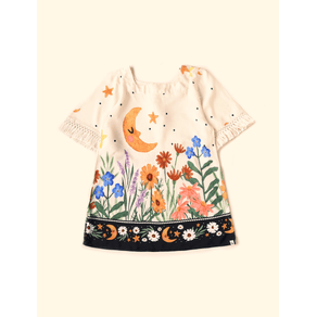 Vestido-Infantil-Mangas-The-Mini-Forest-Noite-Florida-Baunilha-trazendo-a-estampa-da-lua-pelos-bosques-floridos. Vestido-Infantil-Mangas-The-Mini-Forest-Noite-Florida-Baunilha-trazendo-a-estampa-da-lua-pelos-bosques-floridos.