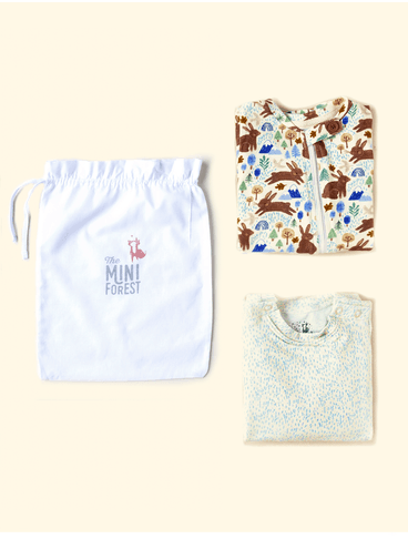 Kit-2-Macacoes-de-Bebe-The-Mini-Forest-Chuva-de-Coelhos-Baunilha-com-estampa-infantil-dos-coelhinhos-que-as-criancas-amam.