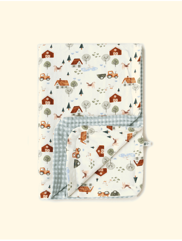Manta-de-Bebe-Verao-The-Mini-Forest-Fazendinha-Baunilha-com-estampa-de-fazendinha-e-tratorzinho.
