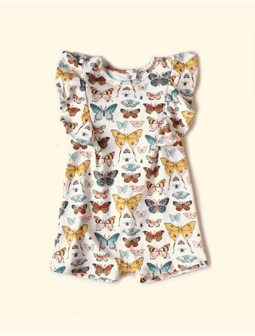 Macaquinho-Babado-Infantil-The-Mini-Forest-Borboletas-e-Joaninhas-Baunilha-as-roupas-infantis-com-estampas-unicase-ludicas.