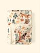 Manta-de-Bebe-Inverno-The-Mini-Forest-Trilha-dos-Sonhos-Baunilha-com-estampa-de-urso-e-raposas-na-floresta.