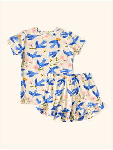 Pijama-Infantil-de-Verao-The-Mini-Forest-Andorinha-Azul-Baunilha-com-estampa-infantil-de-passaros-voando.