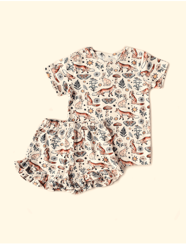 Pijama-Infantil-de-Verao-The-Mini-Forest-De-Noite-no-Bosque-Baunilha-com-a-estampa-de-bichinhos-do-nosso-Bosque-encantado.
