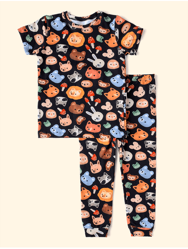 Pijama-Infantil-The-Mini-Forest-Mascaras-da-Fauna-Preto-o-pijama-estampado-perfeito-para-as-criancas.